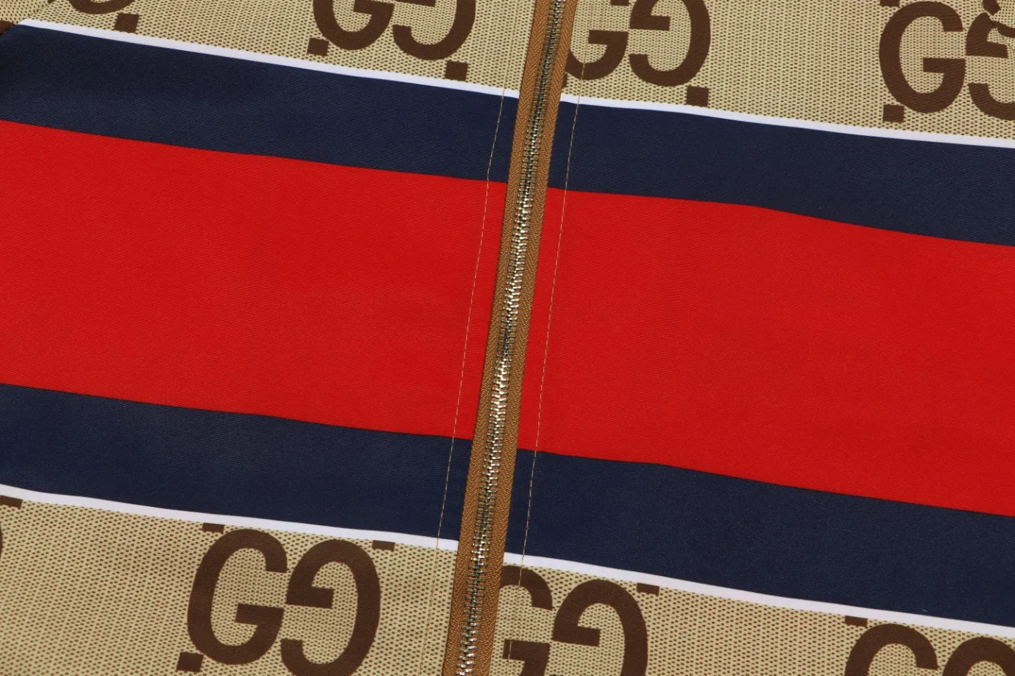 【2026】【GUCCI  公式旗艦店】グッチ ジャケット着 好評に付き再入荷！
