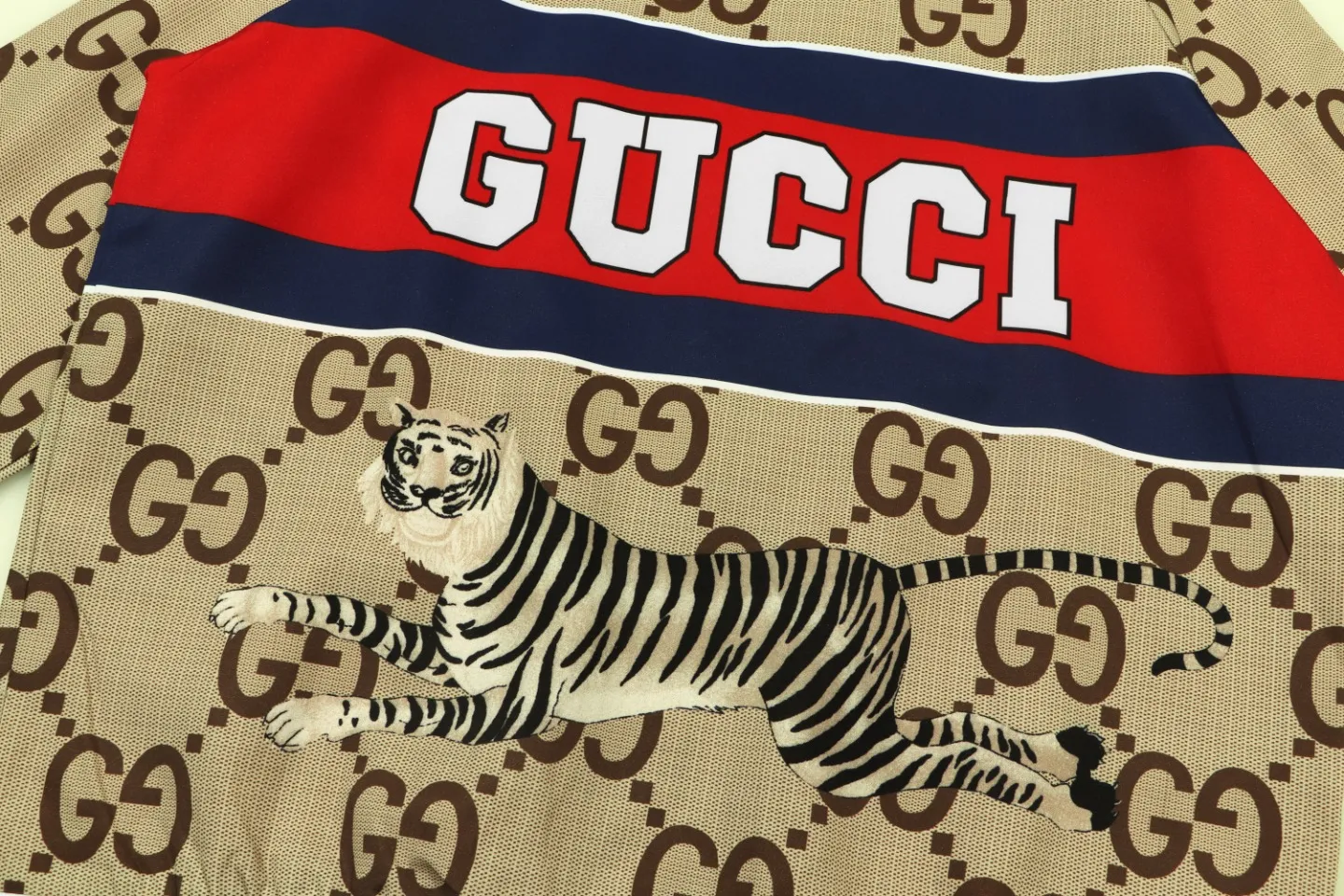 【2026】【GUCCI  公式旗艦店】グッチ ジャケット着 好評に付き再入荷！