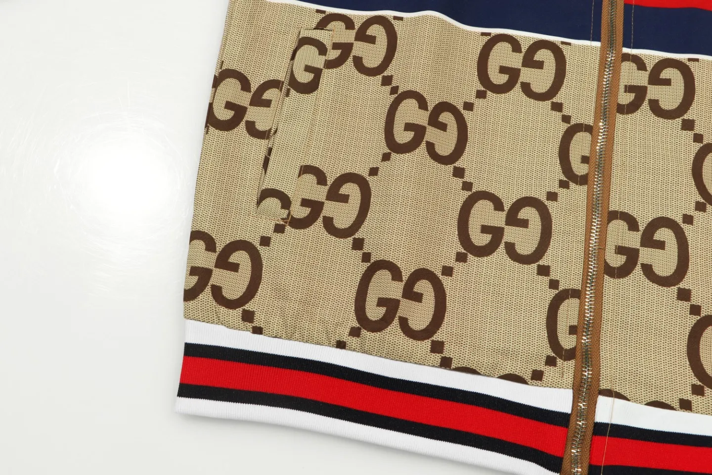 【2026】【GUCCI  公式旗艦店】グッチ ジャケット着 好評に付き再入荷！
