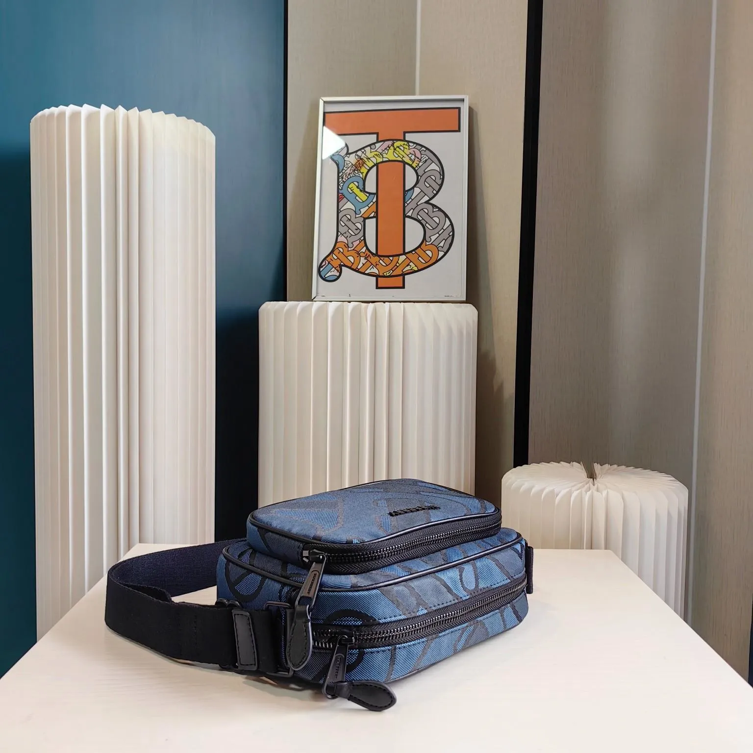 【2026】【BURBERRY  公式旗艦店】バーバリー 斜めがけバッグ 当日出荷 好評に付き再入荷！22*16CM