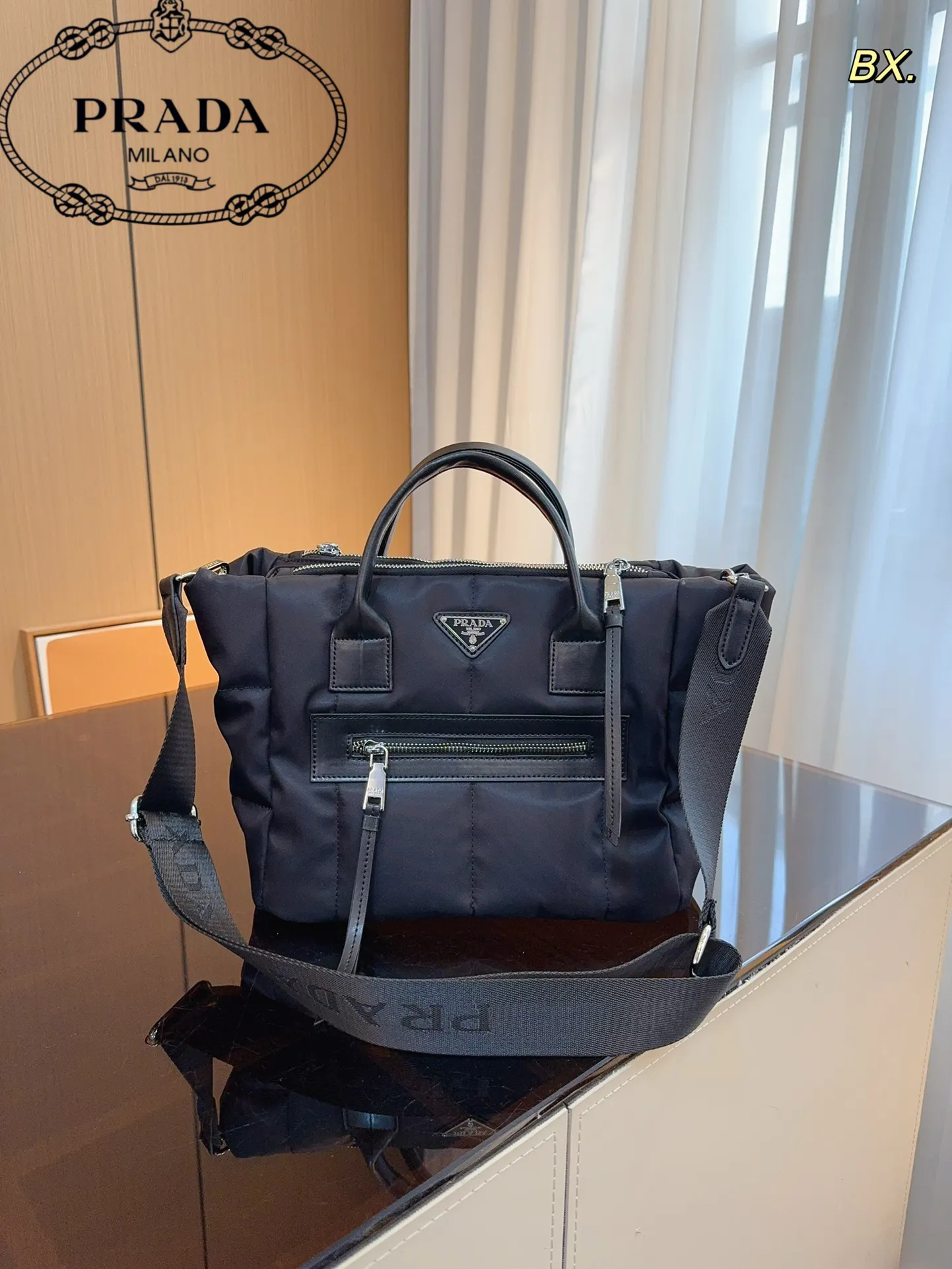 【2026】【PRADA  公式旗艦店】プラダ  斜めがけバッグ 当日出荷 好評に付き再入荷！28*18*23CM