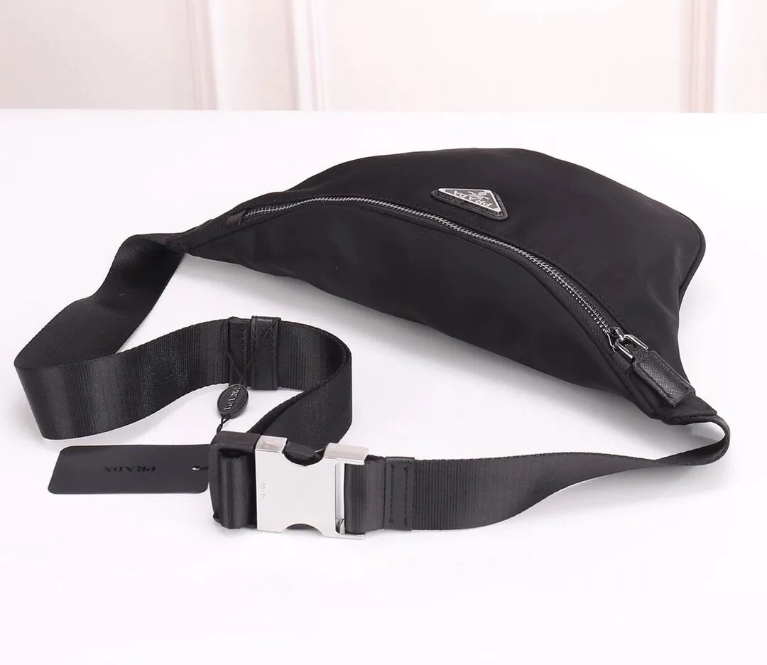 【2026】【PRADA  公式旗艦店】プラダ  ウエストポーチ 当日出荷 好評に付き再入荷！30*17*6CM