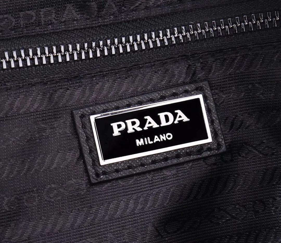 【2026】【PRADA  公式旗艦店】プラダ  ウエストポーチ 当日出荷 好評に付き再入荷！30*17*6CM