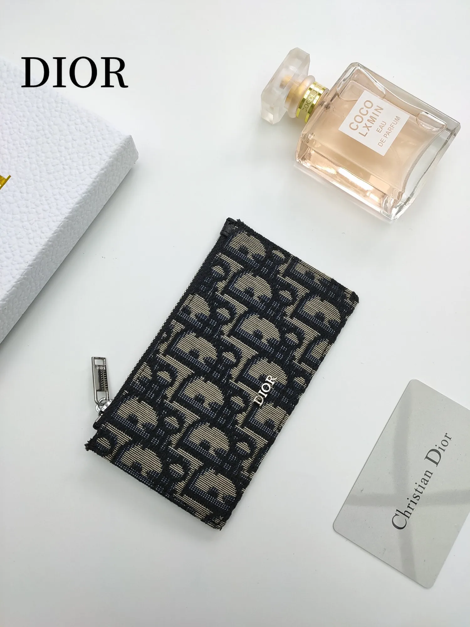 【2026】【DIOR 公式旗艦店】ディオール 財布  当日出荷 好評に付き再入荷！13.2*7.5CM