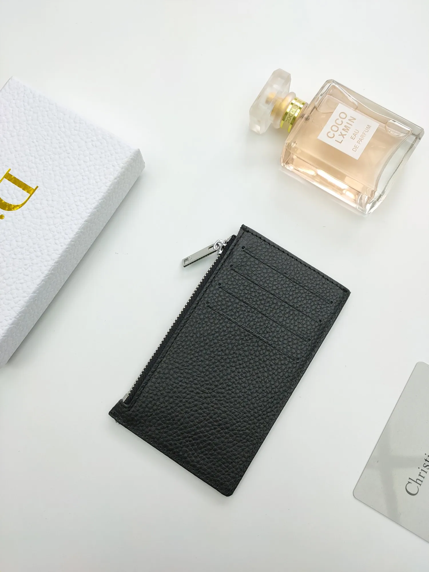 【2026】【DIOR 公式旗艦店】ディオール 財布  当日出荷 好評に付き再入荷！13.2*7.5CM