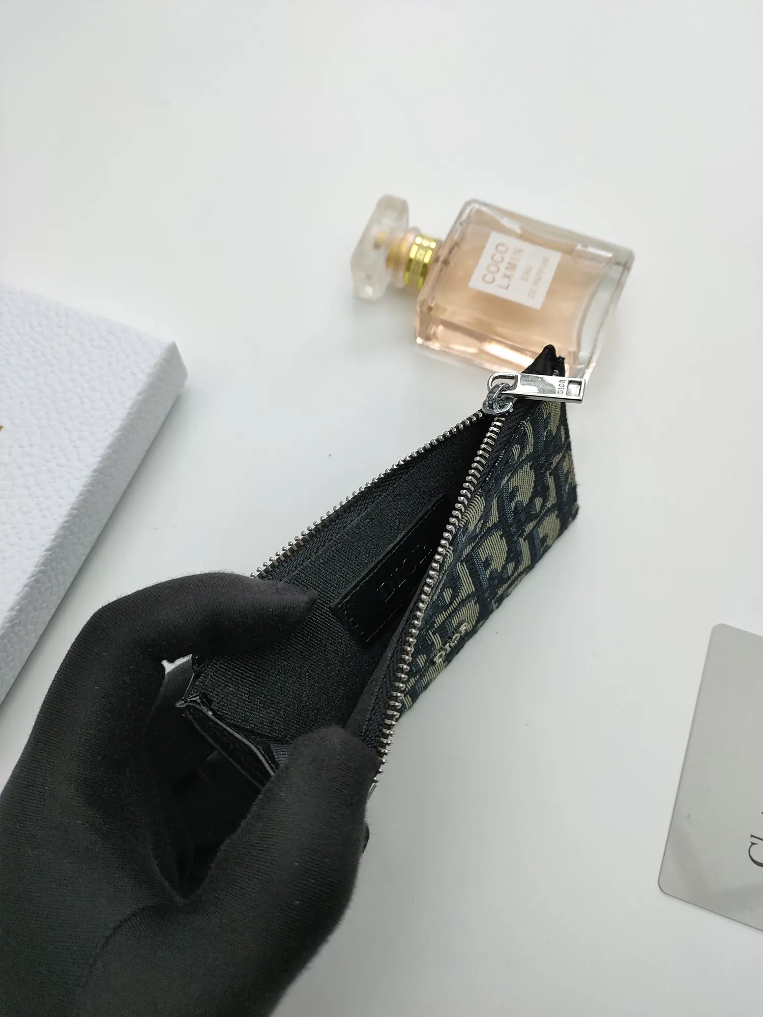 【2026】【DIOR 公式旗艦店】ディオール 財布  当日出荷 好評に付き再入荷！13.2*7.5CM