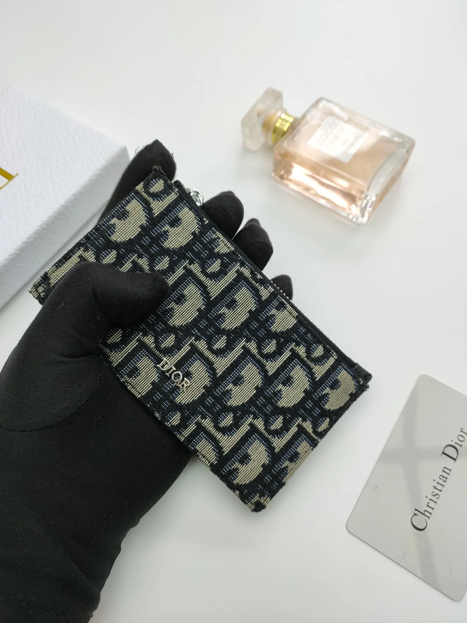 【2026】【DIOR 公式旗艦店】ディオール 財布  当日出荷 好評に付き再入荷！13.2*7.5CM