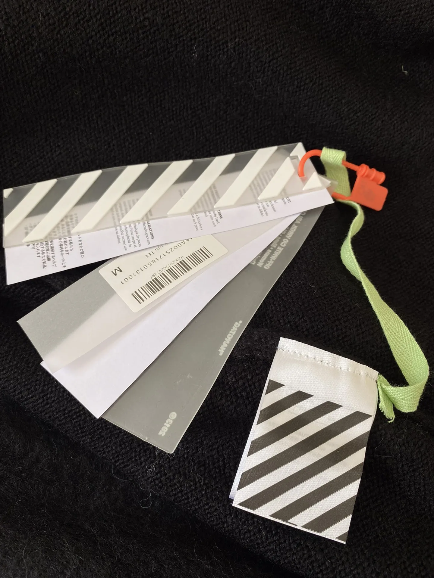 【2026】【OFF-WHITE  公式旗艦店】オフホワイト  セーター好評に付き再入荷！