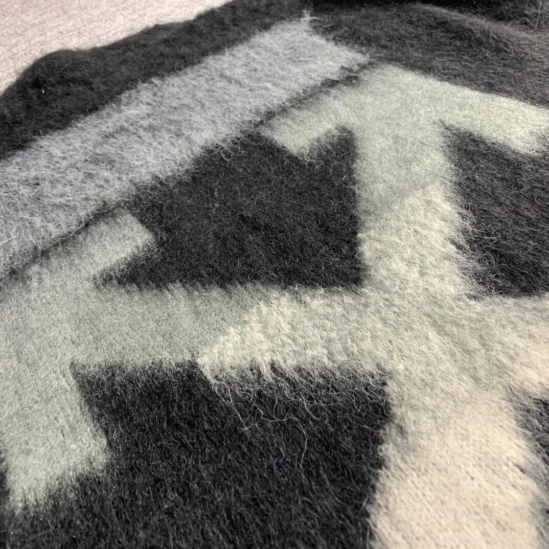 【2026】【OFF-WHITE  公式旗艦店】オフホワイト  セーター好評に付き再入荷！