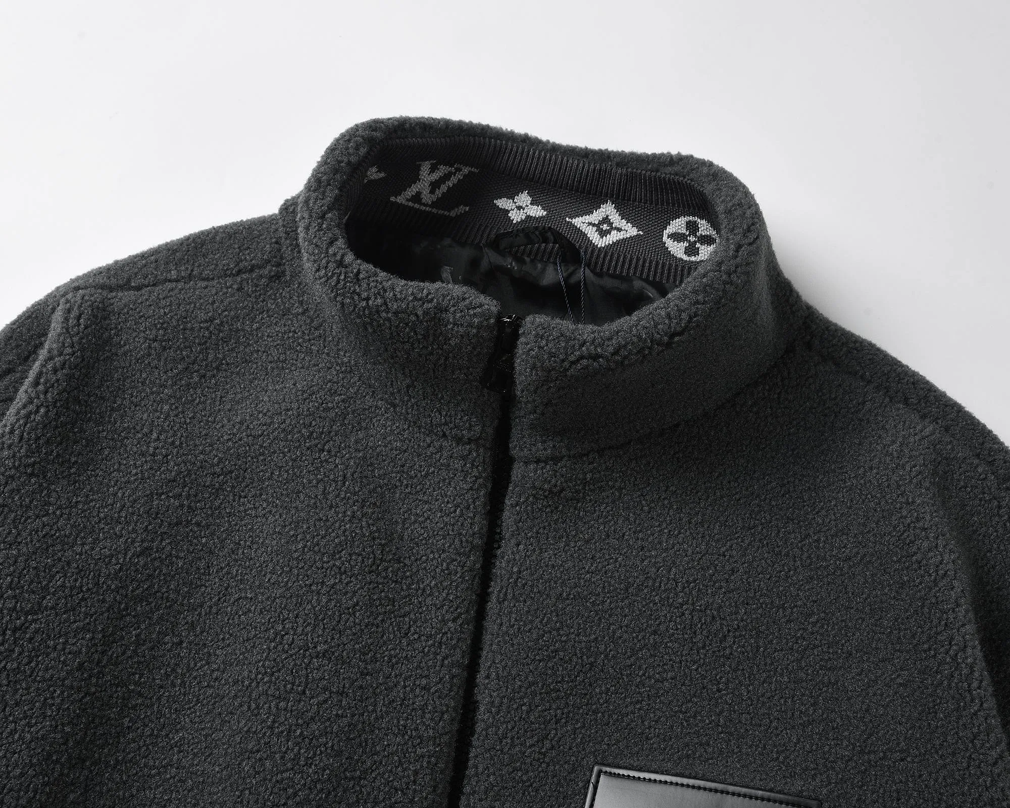 【2026】【LOUIS VUITTON  公式旗艦店】ルイヴィトン  ジャケット着 好評に付き再入荷！