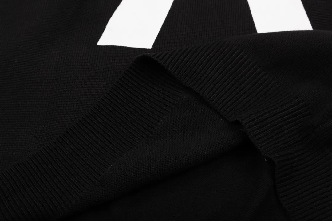 【2026】 【BALENCIAGA 公式旗艦店】バレンシアガ  セーター好評に付き再入荷！