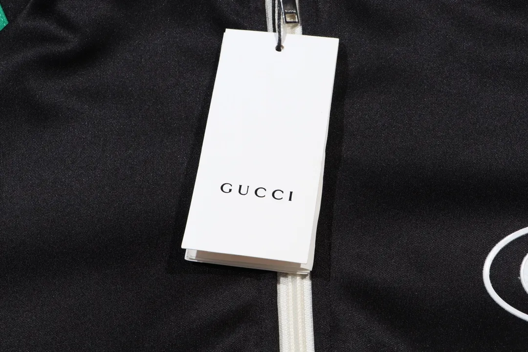 【2026】【GUCCI  公式旗艦店】グッチ ジャケット着 好評に付き再入荷！