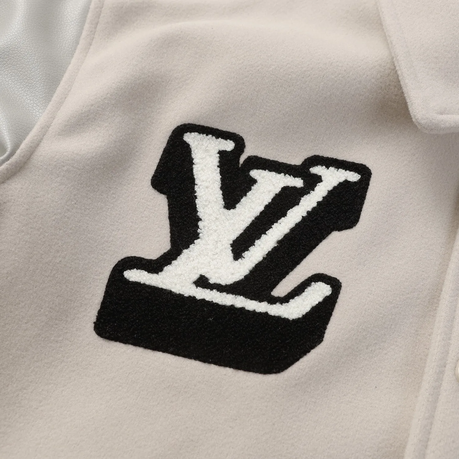 【2026】【LOUIS VUITTON  公式旗艦店】ルイヴィトン  ジャケット着 好評に付き再入荷！
