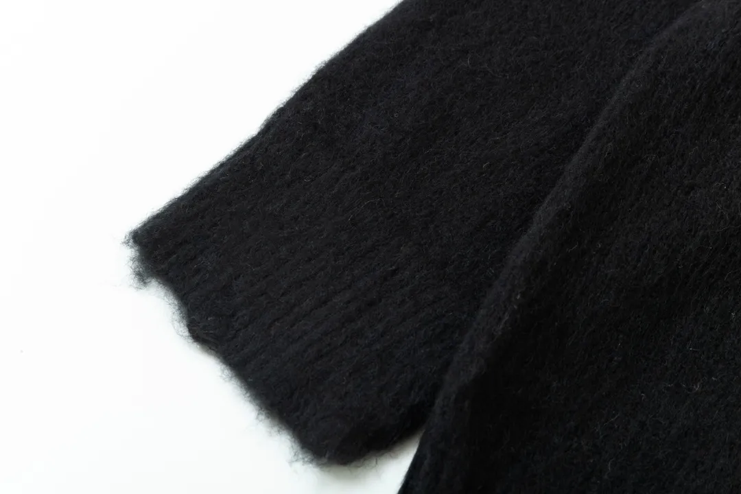 【2026】【SAINT LAURENT  公式旗艦店】サンローラン  セーター好評に付き再入荷！