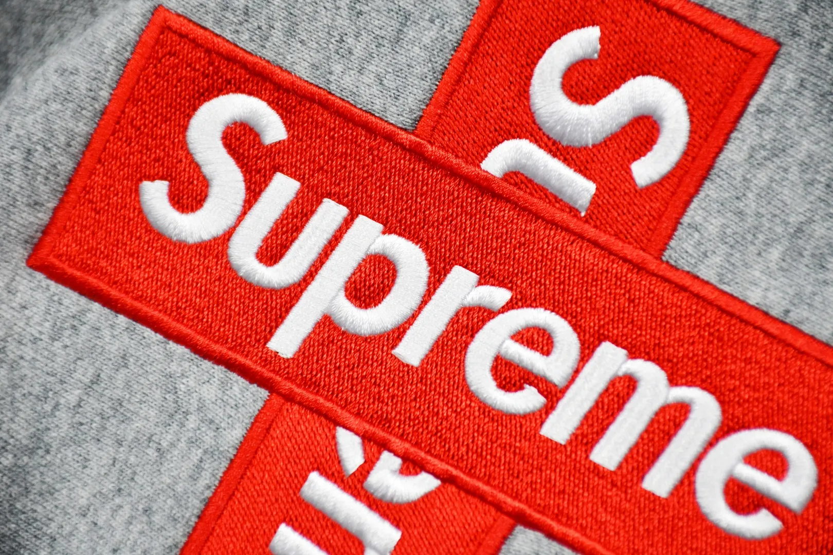 【2026】【supreme  公式旗艦店】パーカー スウェットご好評に付き再入荷！