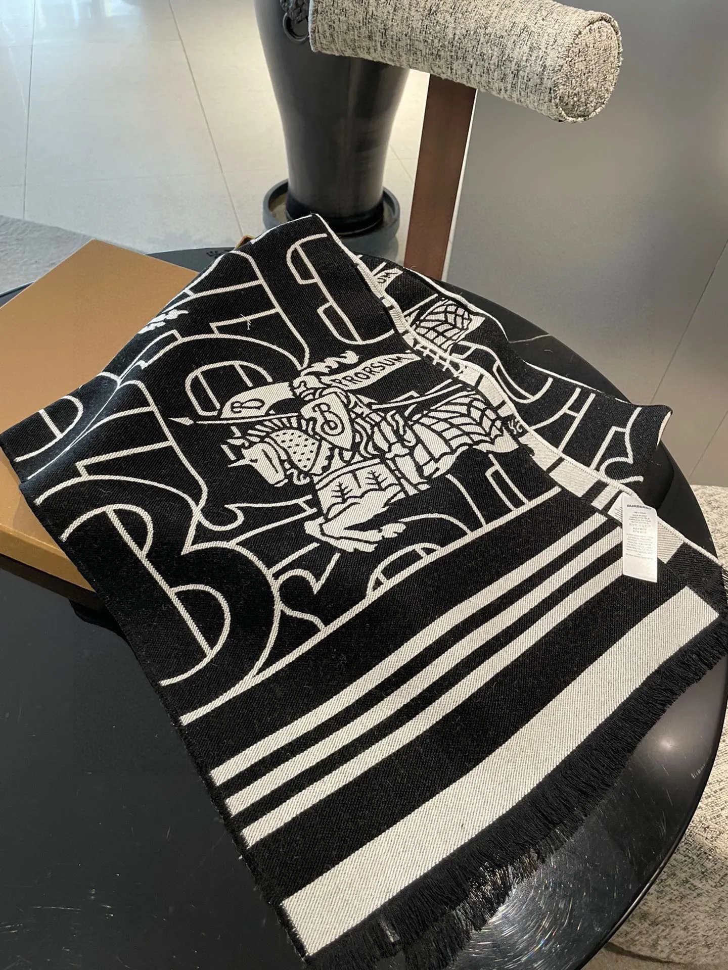 【2026】【BURBERRY  バーバリー】スカーフ33*188CM