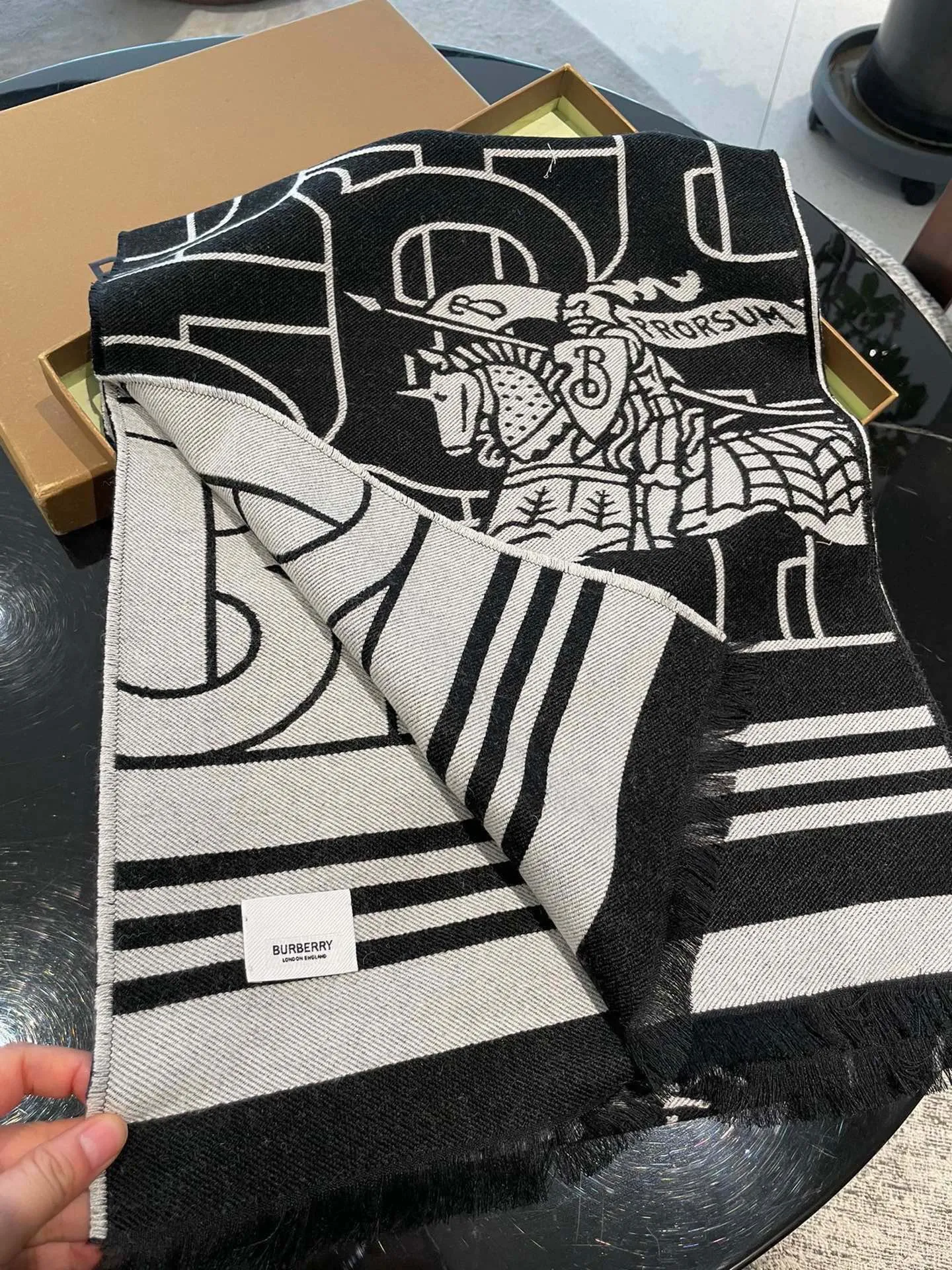 【2026】【BURBERRY  バーバリー】スカーフ33*188CM