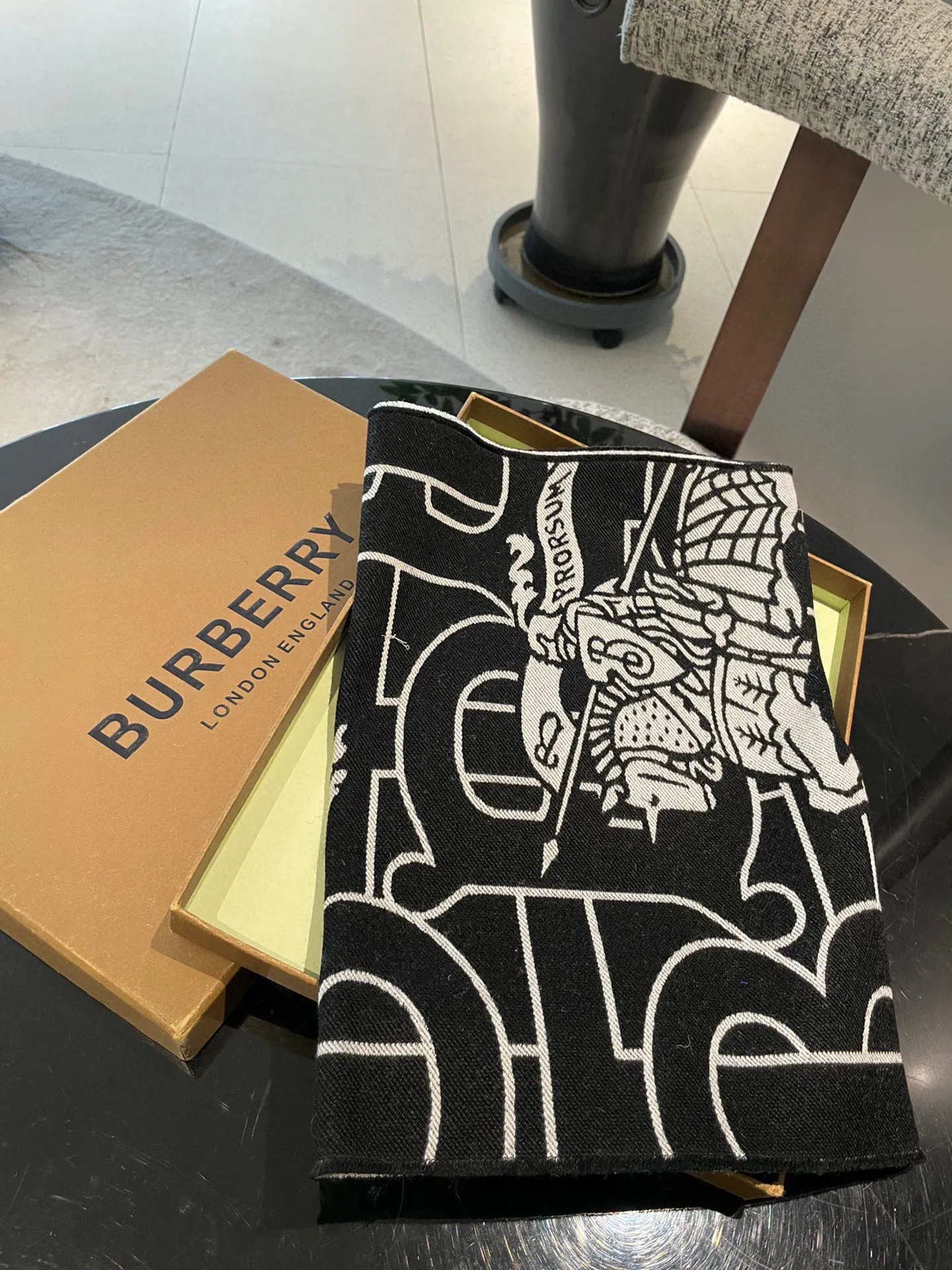 【2026】【BURBERRY  バーバリー】スカーフ33*188CM