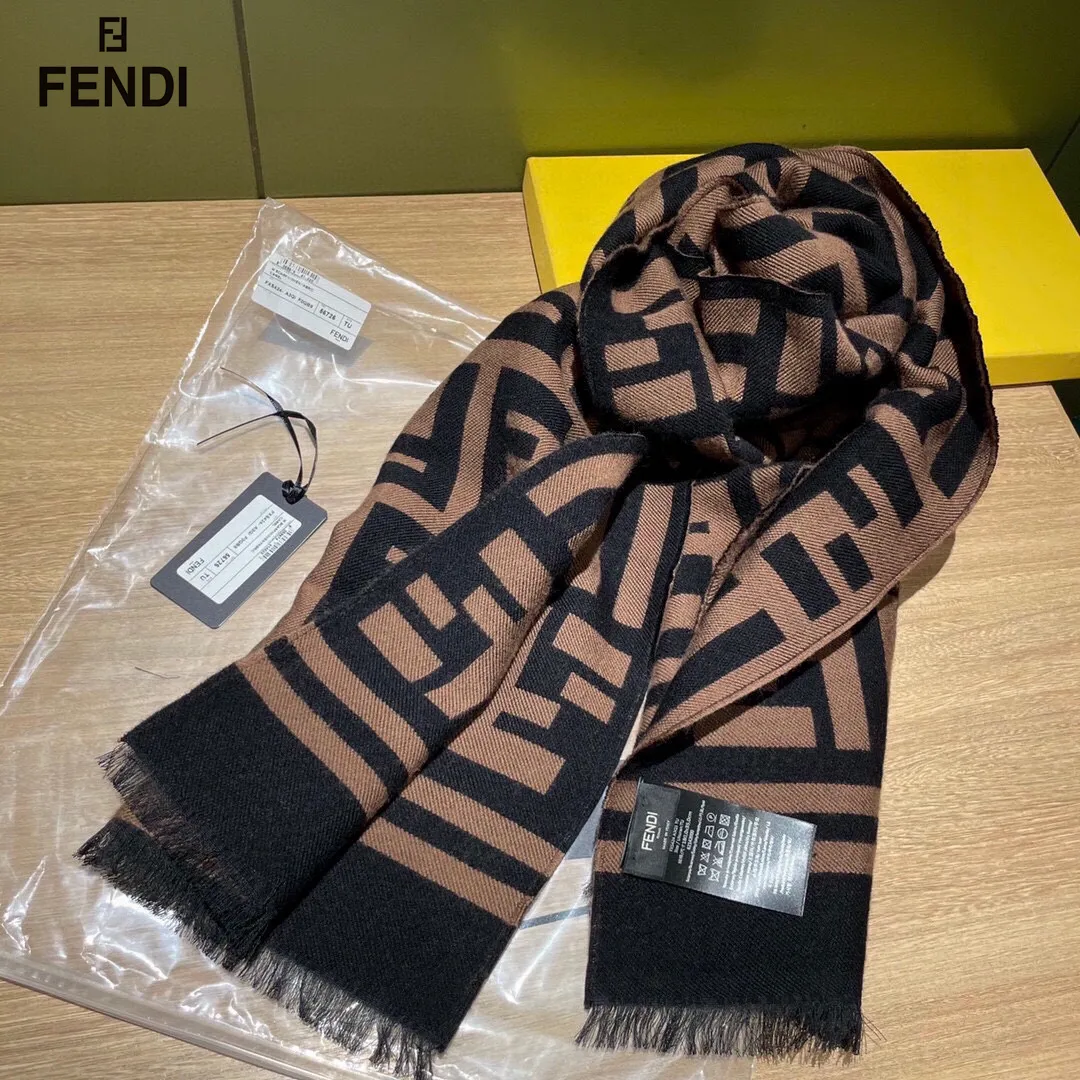 【2026】【FENDI  フェンディ】スカーフ35*180CM