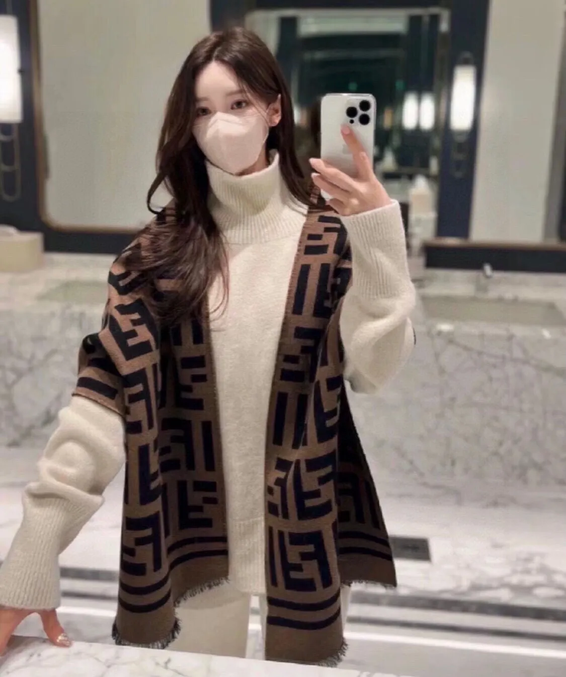 【2026】【FENDI  フェンディ】スカーフ35*180CM