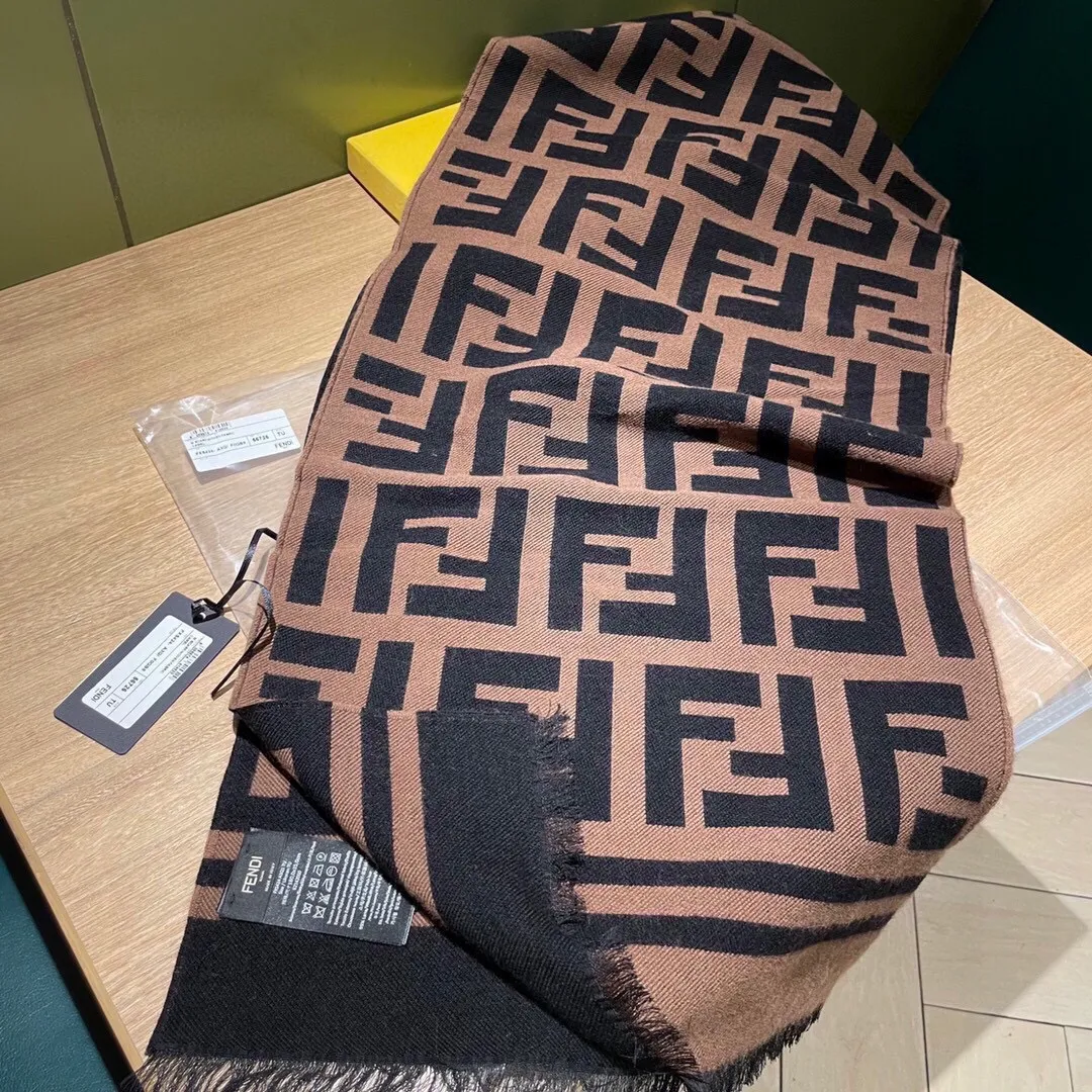 【2026】【FENDI  フェンディ】スカーフ35*180CM