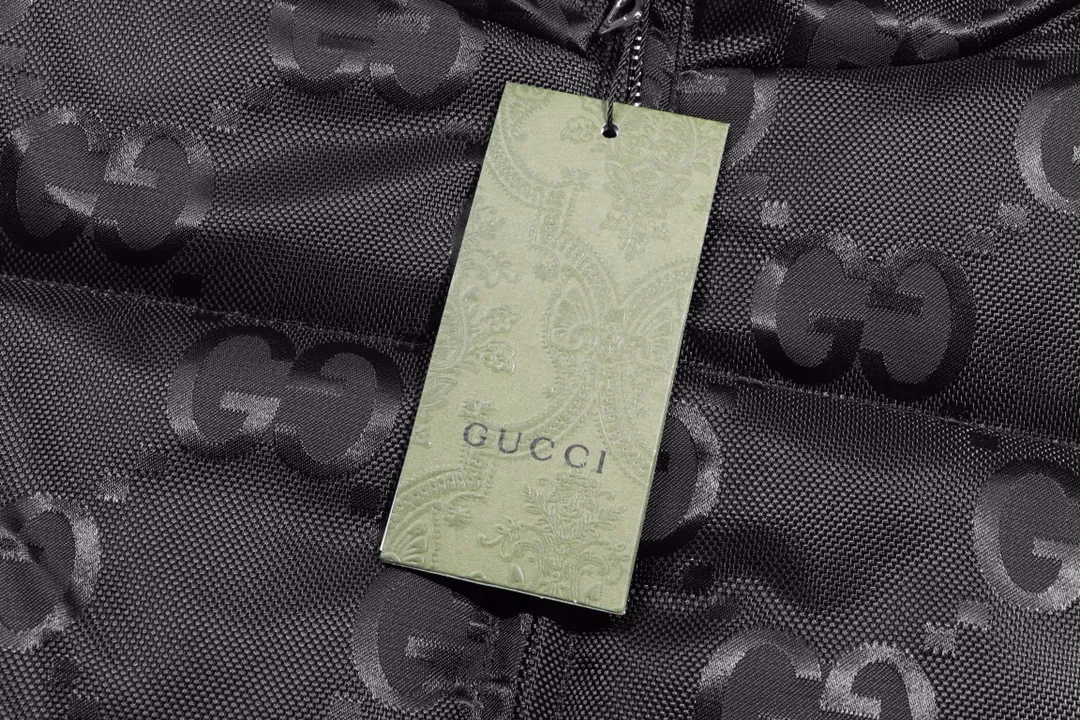 【2026】【GUCCI  公式旗艦店】グッチ  ダウンジャケット好評に付き再入荷！