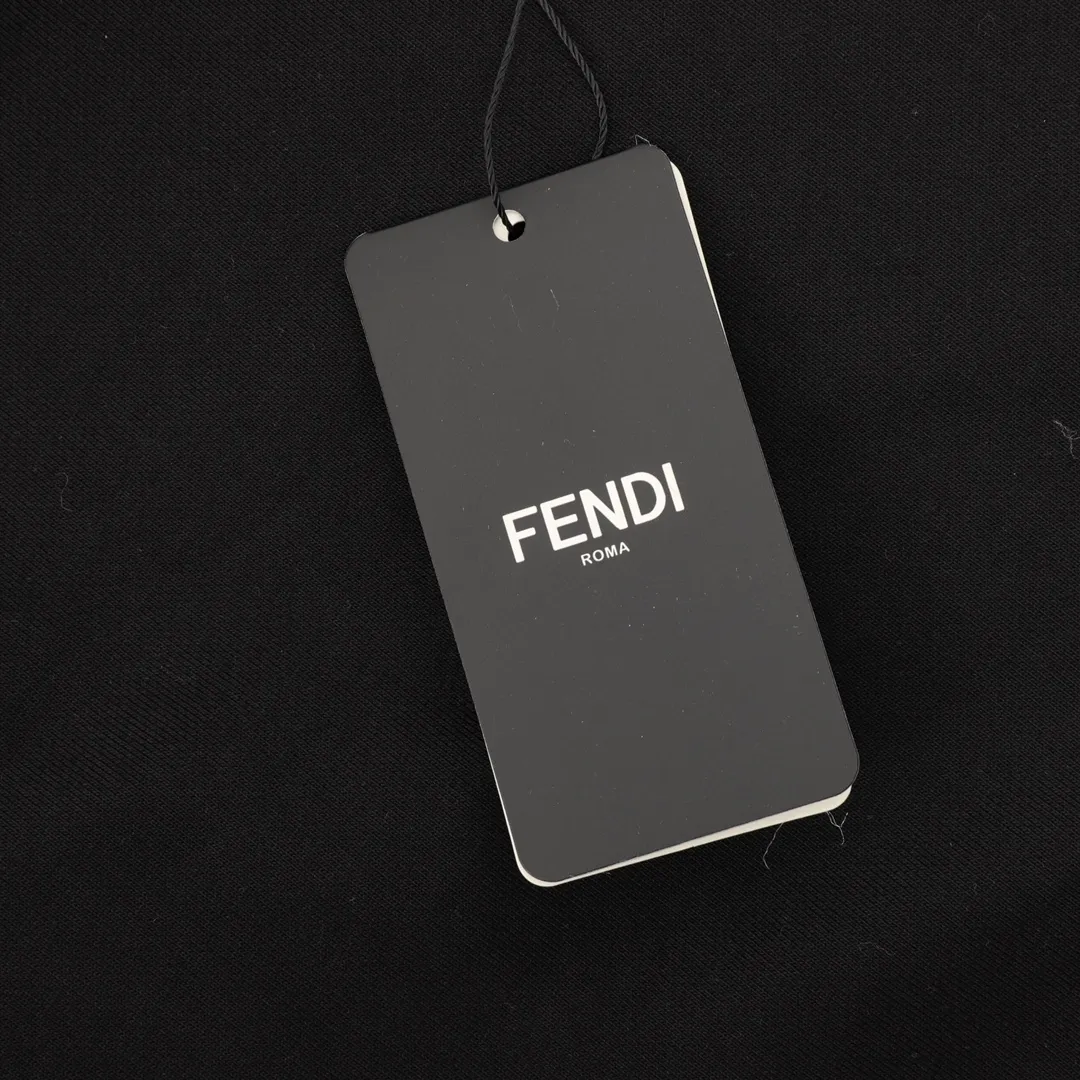 【2026】【FENDI  公式旗艦店】フェンディ丸首の衛衣 スウェット ご好評に付き再入荷！