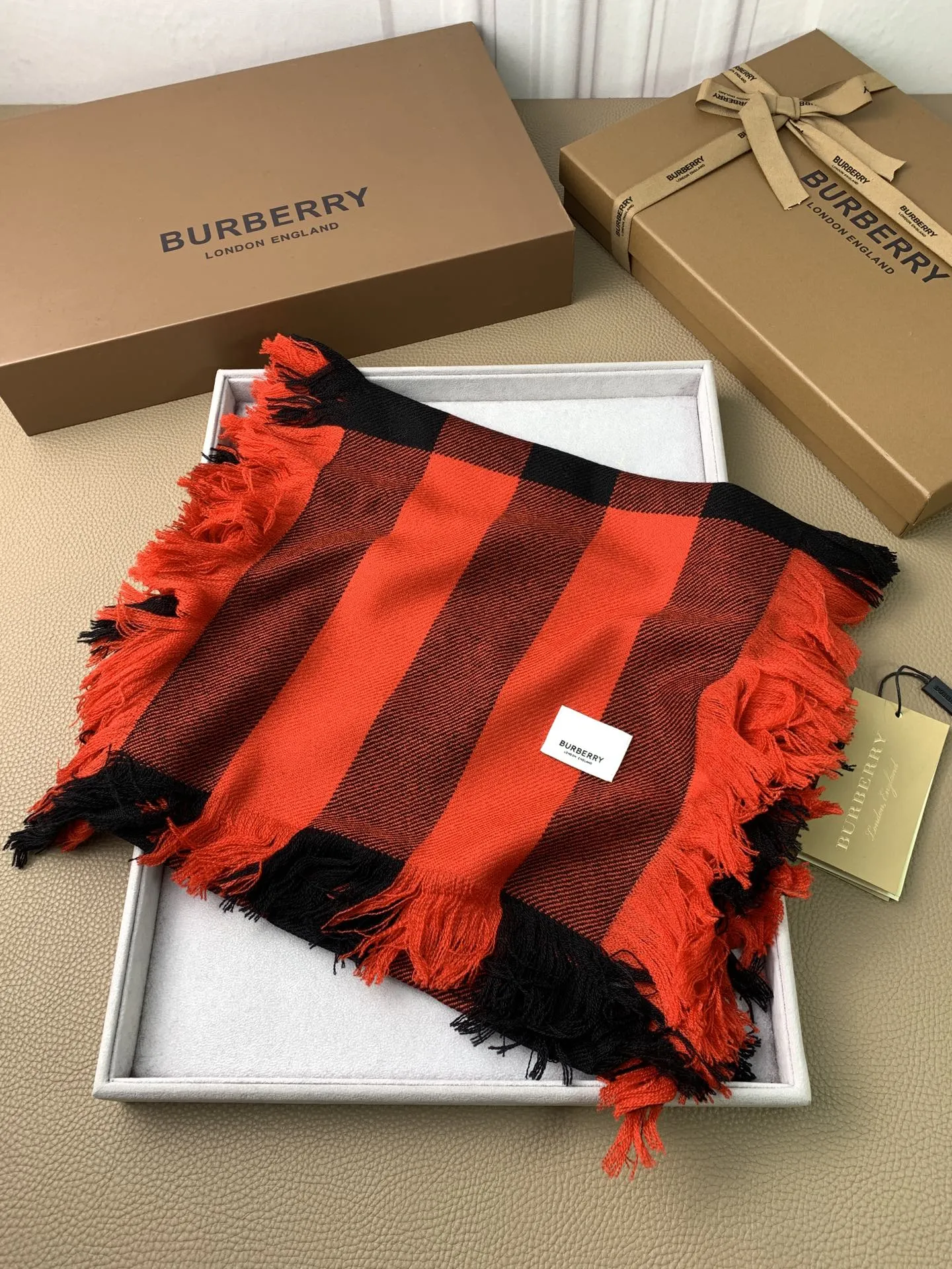 【2026】【BURBERRY  バーバリー】オートクチュール ファッション トランジショナル カラー ロング ビアード スカーフ35*240CM