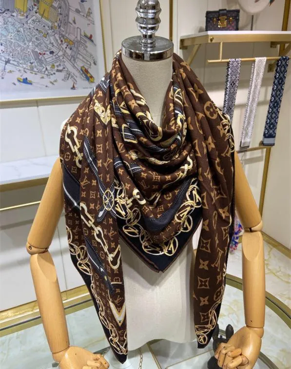 【2026】【LV Louis Vuitton ルイ·ヴィトン】オートクチュール ファッション トランジショナル カラー ロング ビアード スカーフ140*140CM