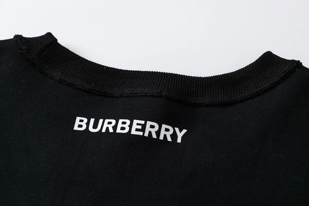 【2026】【BURBERRY 公式旗艦店】バーバリー 丸首の衛衣 スウェット ご好評に付き再入荷！