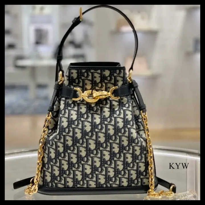 【2026】【大人気】DIOR ミディアム C'EST DIOR バッグ 24 x 10 x 24.5 cm