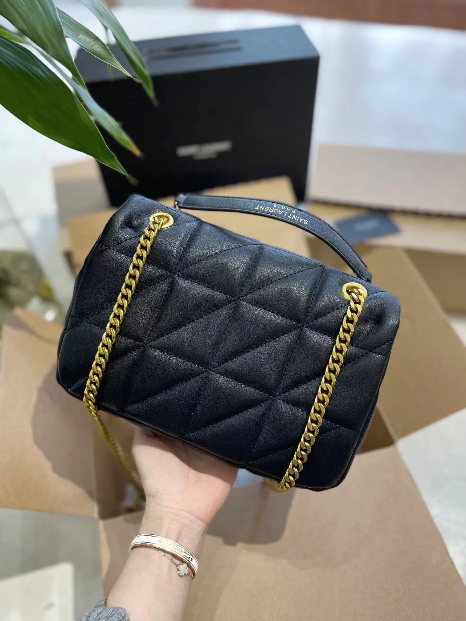 【2026】SAINT LAURENT Ysl Niki フラップメッセンジャーバッグ 黒と白