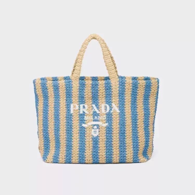 【2026】【PRADA】パリ限定！長澤まさみさん着用！夏らしいムードの大人気のラフィアトートバッグ！！
