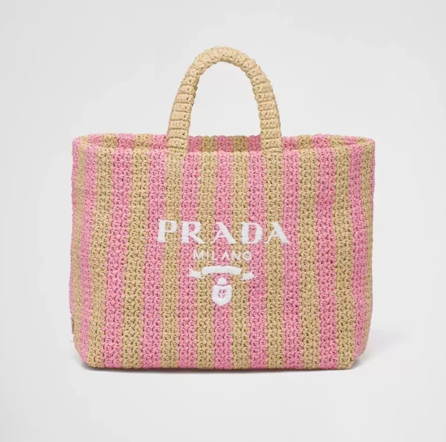【2026】【PRADA】パリ限定！長澤まさみさん着用！夏らしいムードの大人気のラフィアトートバッグ！！