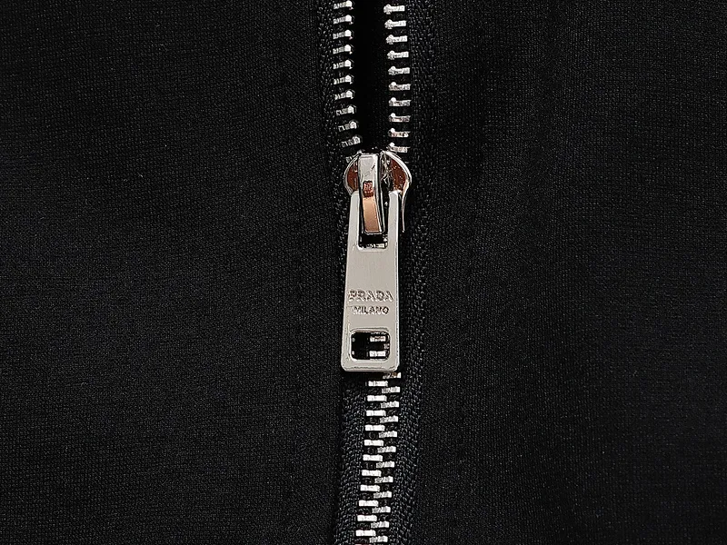 【2026】【Prada】( プラダ ) 男女兼用、ご好評に付き再入荷！