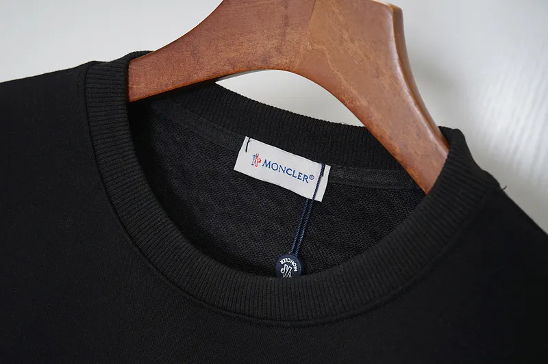 【2026】【MONCLER】モンクレール スウェットシャツ 男女兼用、ご好評に付き再入荷！