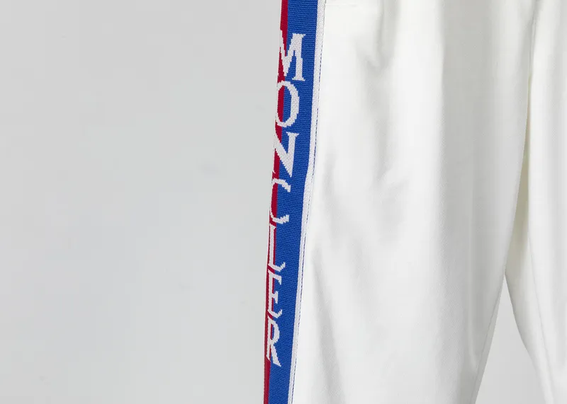 【2026】【MONCLER】モンクレール、【即日出荷】ご好評に付き再入荷！