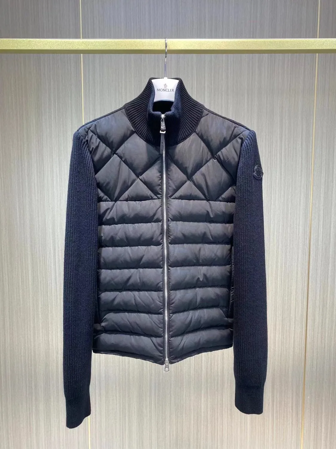 【2026】【MONCLER公式 旗艦店】（モンクレール） ダウンジャケット