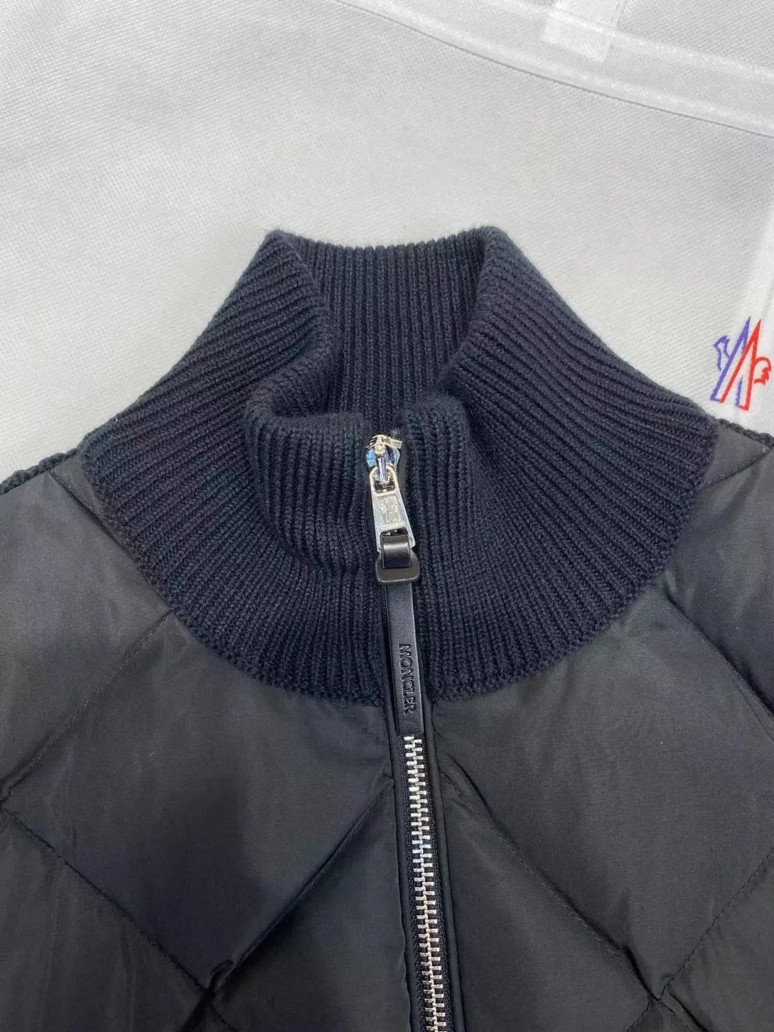 【2026】【MONCLER公式 旗艦店】（モンクレール） ダウンジャケット