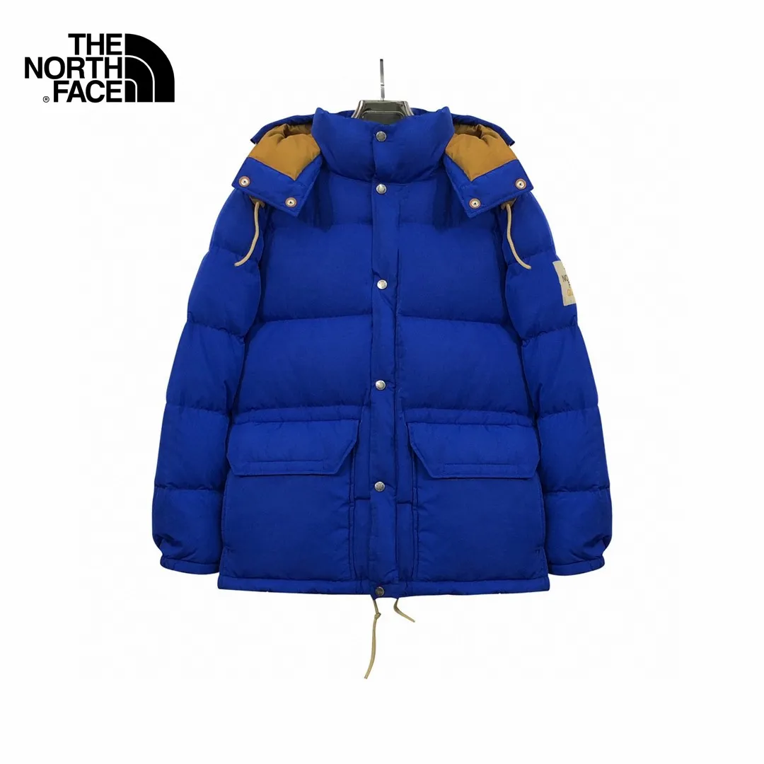 【2026】Gucci & The North Face 連名のダウンジャケットブルーです
