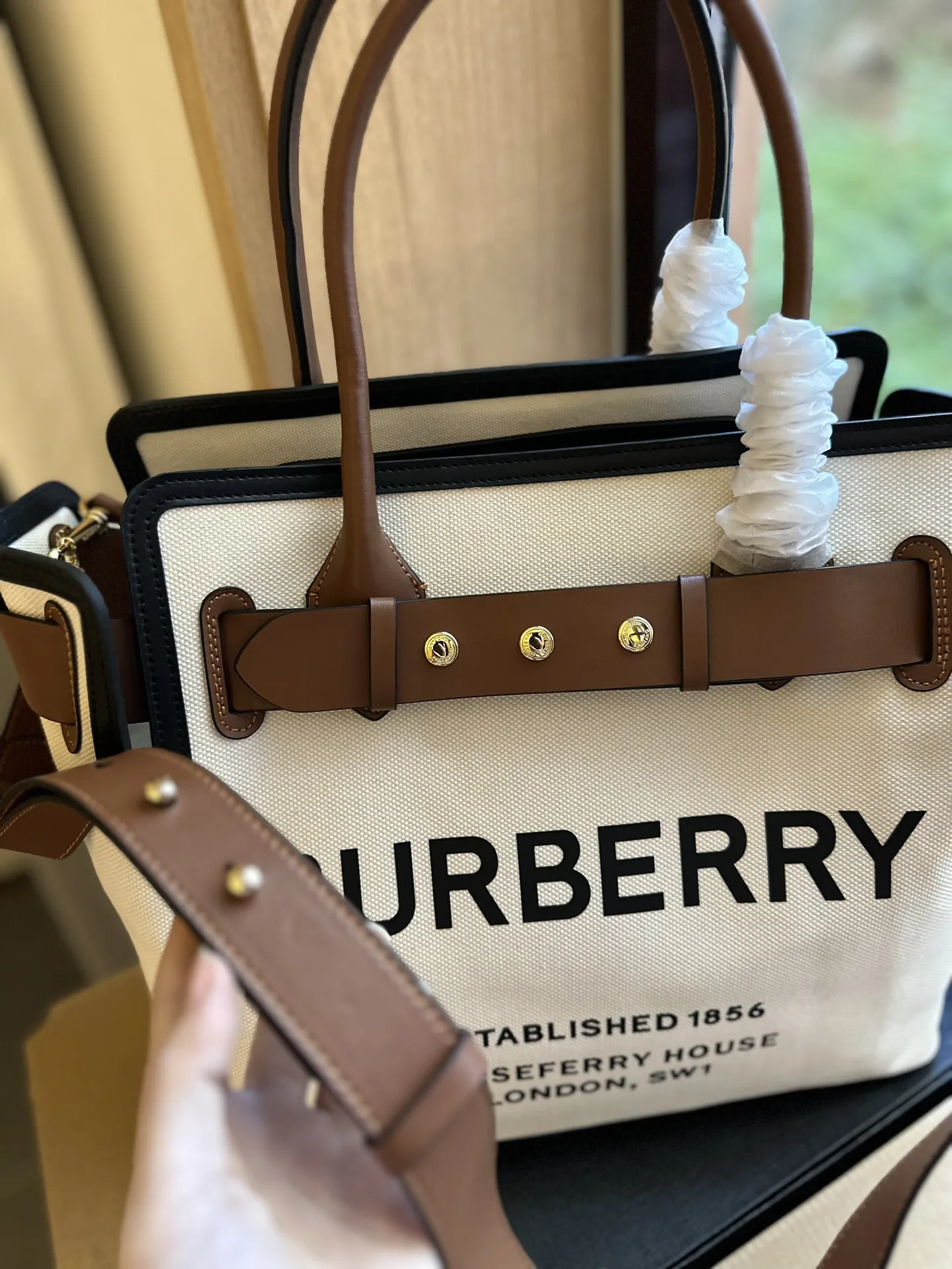 【2026】【BURBERRY 公式旗艦店】バーバリー    ハンドバッグ 当日出荷 好評に付き再入荷！33*29CM