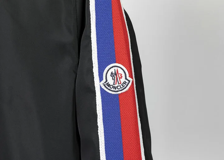 【2026】【MONCLER  公式旗艦店】モンクレール  ジャケット着好評に付き再入荷！