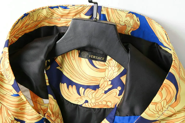 【2026】【VERSACE 公式旗艦店】ヴェルサーチ ジャケット着好評に付き再入荷！