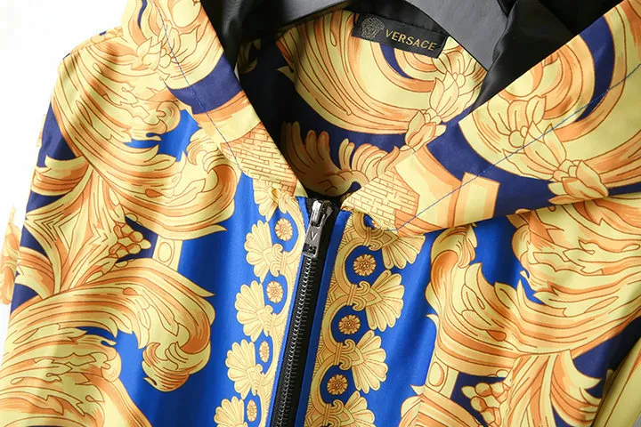 【2026】【VERSACE 公式旗艦店】ヴェルサーチ ジャケット着好評に付き再入荷！