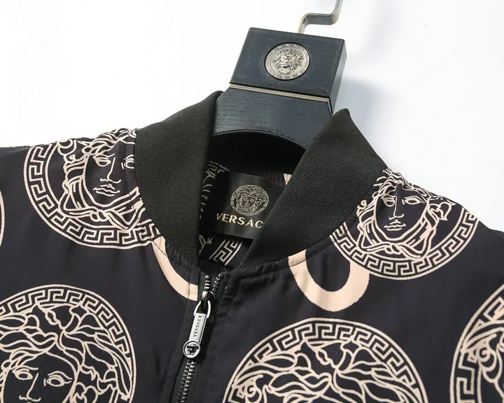 【2026】【VERSACE 公式旗艦店】ヴェルサーチ ジャケット着好評に付き再入荷！