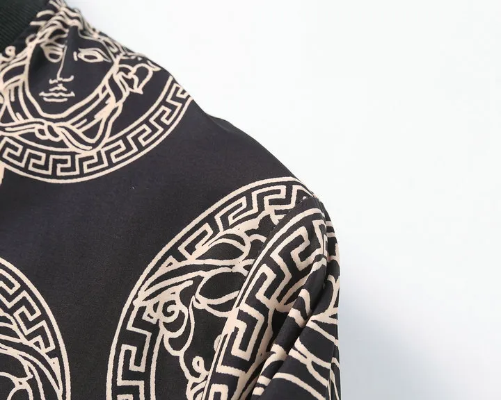 【2026】【VERSACE 公式旗艦店】ヴェルサーチ ジャケット着好評に付き再入荷！
