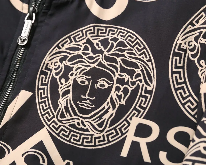 【2026】【VERSACE 公式旗艦店】ヴェルサーチ ジャケット着好評に付き再入荷！