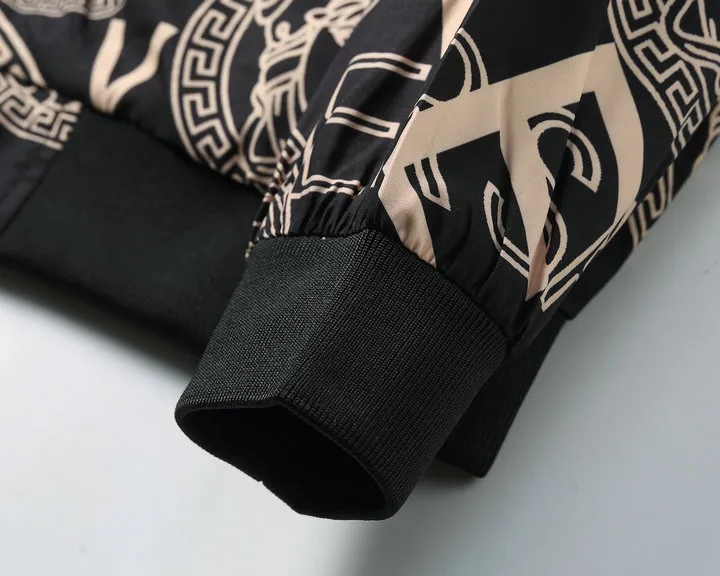 【2026】【VERSACE 公式旗艦店】ヴェルサーチ ジャケット着好評に付き再入荷！