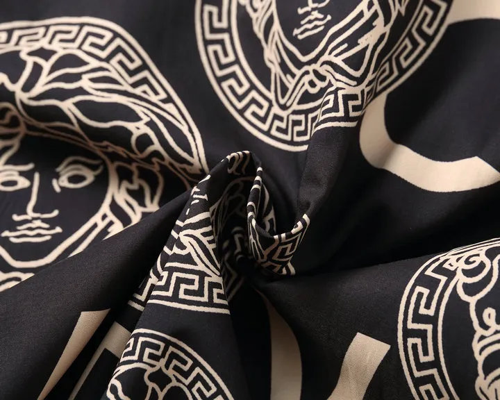 【2026】【VERSACE 公式旗艦店】ヴェルサーチ ジャケット着好評に付き再入荷！