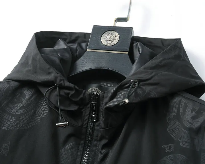 【2026】【VERSACE 公式旗艦店】ヴェルサーチ ジャケット着好評に付き再入荷！